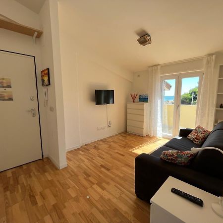 Sunrise Beach House - Sea View Apartment Montesilvano Marina Екстериор снимка