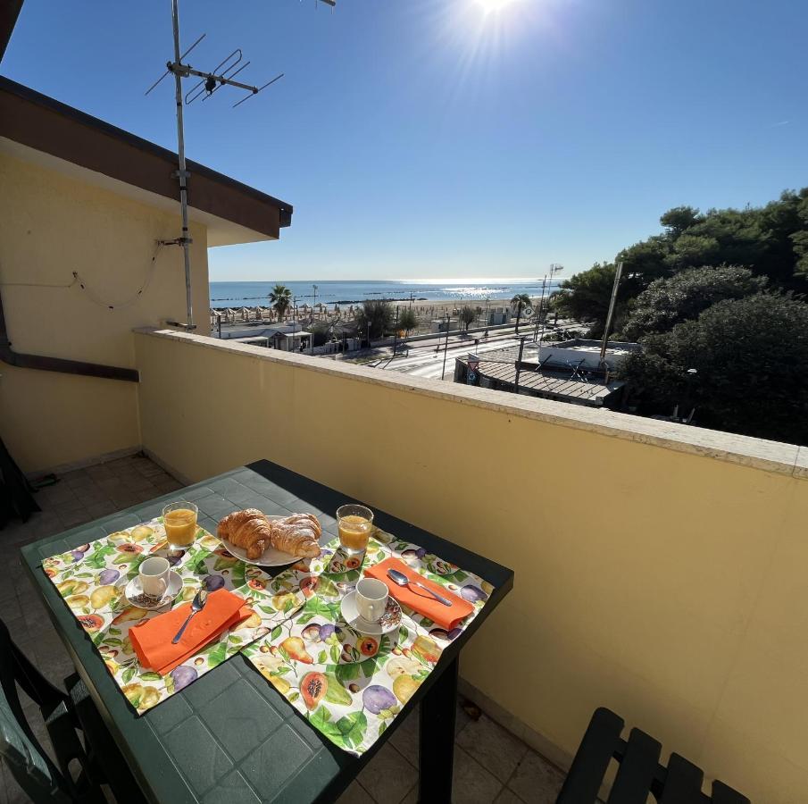 Sunrise Beach House - Sea View Apartment Montesilvano Marina Екстериор снимка